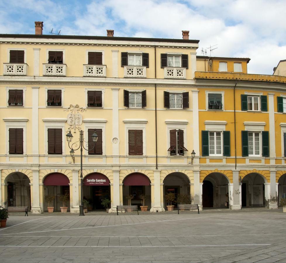 Sarzana'S Rooms Exterior foto